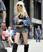 Female Celebrity Taylor Momsen