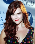 Sara Rue Pictures