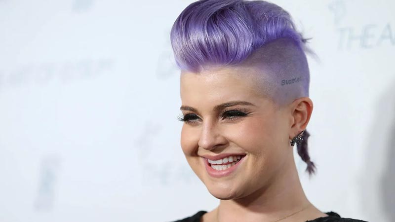  Kelly Osbourne Reflects on Teen Insecurities and Clears Up Plastic Surgery Rumors