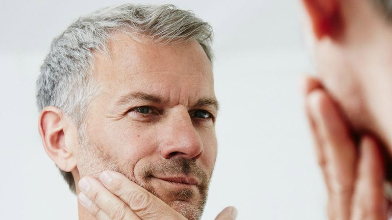  Gray Hair Linked to Increased Heart Disease Risk in New Studies