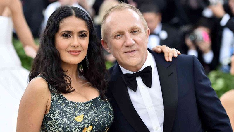  Salma Hayek Shines in Latest Appearance, Talks Earning Her Own Money Despite Billionaire Husband