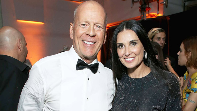  Bruce Willis’ Early Dementia Symptoms Mistaken for Return of Childhood Stutter, Reveals Wife Emma Heming Willis