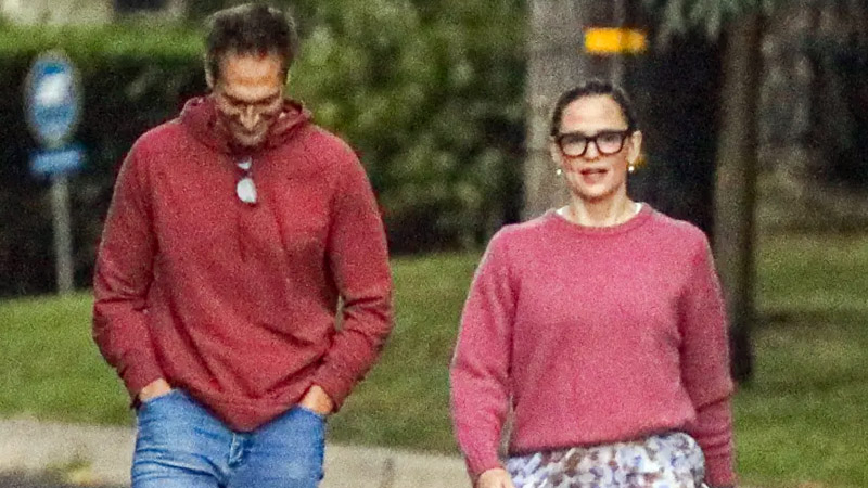  Jennifer Garner and John Miller enjoy a romantic stroll amid tension rumours