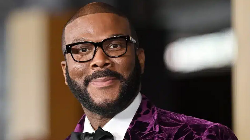  Tyler Perry: America is a ‘Quilt,’ Not a ‘Sheet’ at Kamala Harris Rally