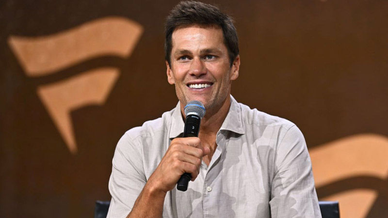  Source Reveals Tom Brady is Single Amid Gisele Bündchen’s Pregnancy News