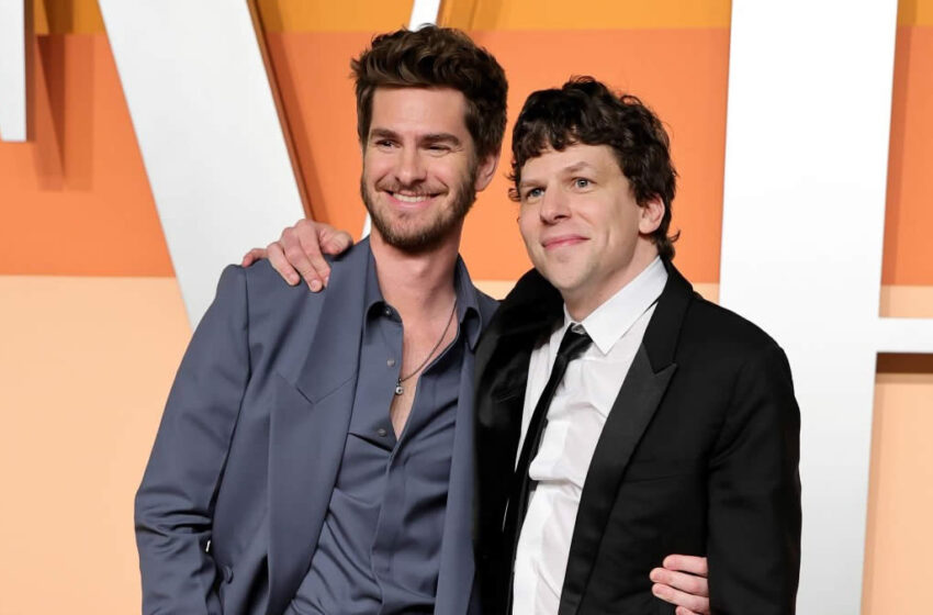  Jesse Eisenberg and Andrew Garfield Reunite at Oscars 2025 and Paparazzi Have a Field Day